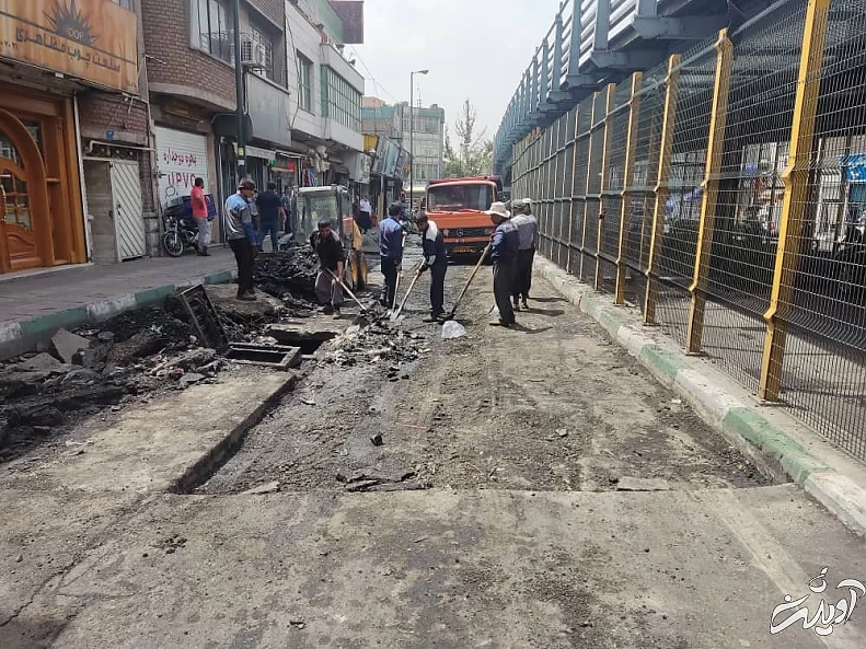 باران موجب فرونشست حوالی میدان سپاه شد | جریان آب بخشی از آسفالت را از بین برد